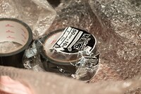 スギム愛用の黒いガムテープ。