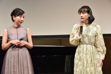 左からコトリンゴ、のん。