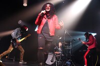 レイザーラモンRG with あるあるメタルオールスターズ