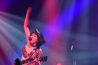 中尊寺まい（Vo, G / ベッド・イン）