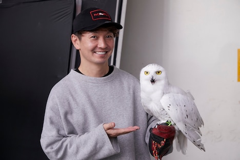 SHOCK EYE（湘南乃風）が出演する新CM「R-1『頑張れ受験生』編」のメイキング映像より。