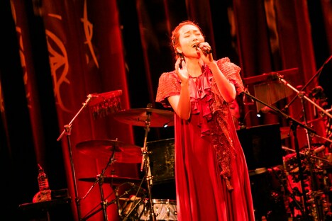 Wakana「Wakana Winter Special Live 2019 ~瞬き~」東京・マイナビBLITZ赤坂公演の様子。(撮影:大川晋児)