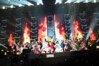 でんぱ組.inc（中央）（撮影：チェリーマン）