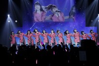 「アンジュルム ライブツアー 2019 夏秋『Next Page』～中西香菜卒業スペシャル～」の様子。（写真提供：アップフロントグループ）