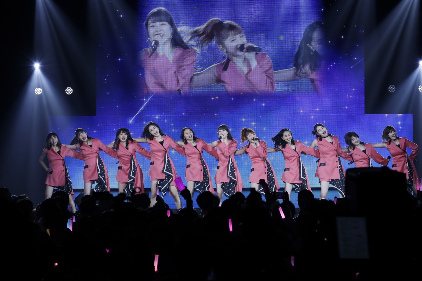 「アンジュルム ライブツアー 2019 夏秋『Next Page』～中西香菜卒業スペシャル～」の様子。（写真提供：アップフロントグループ）