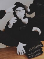 MGFと「ALMANIAC」によるコラボレーションパーカー。