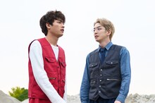 左から信虎（板垣瑞生）、歩夢（前田公輝）。(c)2020「PRINCE OF LEGEND」製作委員会