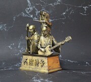 人間椅子30周年記念スタチューのサンプル。