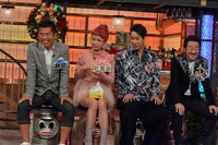 左から勝俣州和、ひかぷぅ 、陣、大友康平。(c)読売テレビ