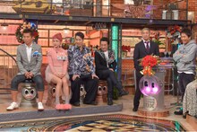 左から勝俣州和、ひかぷぅ 、陣、大友康平、ダウンタウン。(c)読売テレビ