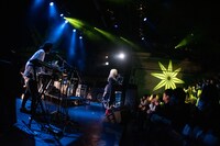 マオエニア「PRE ONE MAN LIVE」の様子。（撮影：関上貴也）