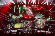 Kiss「END OF THE ROAD WORLD TOUR」東京ドーム公演よりYOSHIKI出演時の様子。