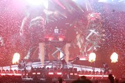 Kiss「END OF THE ROAD WORLD TOUR」東京ドーム公演よりYOSHIKI出演時の様子。