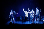 Kiss「END OF THE ROAD WORLD TOUR」東京ドーム公演よりYOSHIKI出演時の様子。