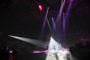 Kiss「END OF THE ROAD WORLD TOUR」東京ドーム公演よりYOSHIKI出演時の様子。
