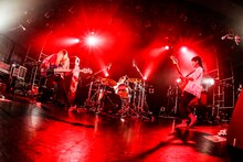 リーガルリリー「リーガルリリーpresents『羽化する』」東京・LIQUIDROOM公演の様子。（撮影：森好弘）