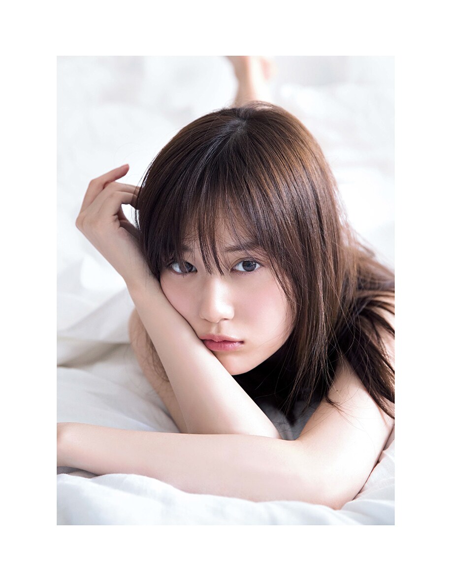乃木坂46山下美月1st写真集「忘れられない人」裏表紙解禁、秋元康