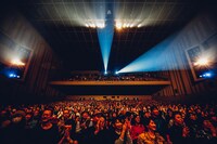 「バンド生活三十年～人間椅子三十周年記念ワンマンツアー」東京・中野サンプラザホール公演の様子。（撮影：西槇太一）