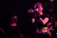 鶯籠「梨 2019 vol.2」の様子。（撮影：斉藤明）