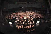 鶯籠「梨 2019 vol.2」で撮影された記念写真。（撮影：斉藤明）