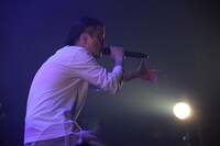「KREVA CONCERT TOUR 2019-2020『敵がいない国』」初日公演のKREVA。