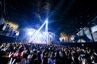 ONE N' ONLYのクリスマスライブの様子。