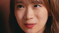 「明治 エッセル スーパーカップSweet's アフォガート」CM映像のワンシーン。(c)乃木坂46LLC