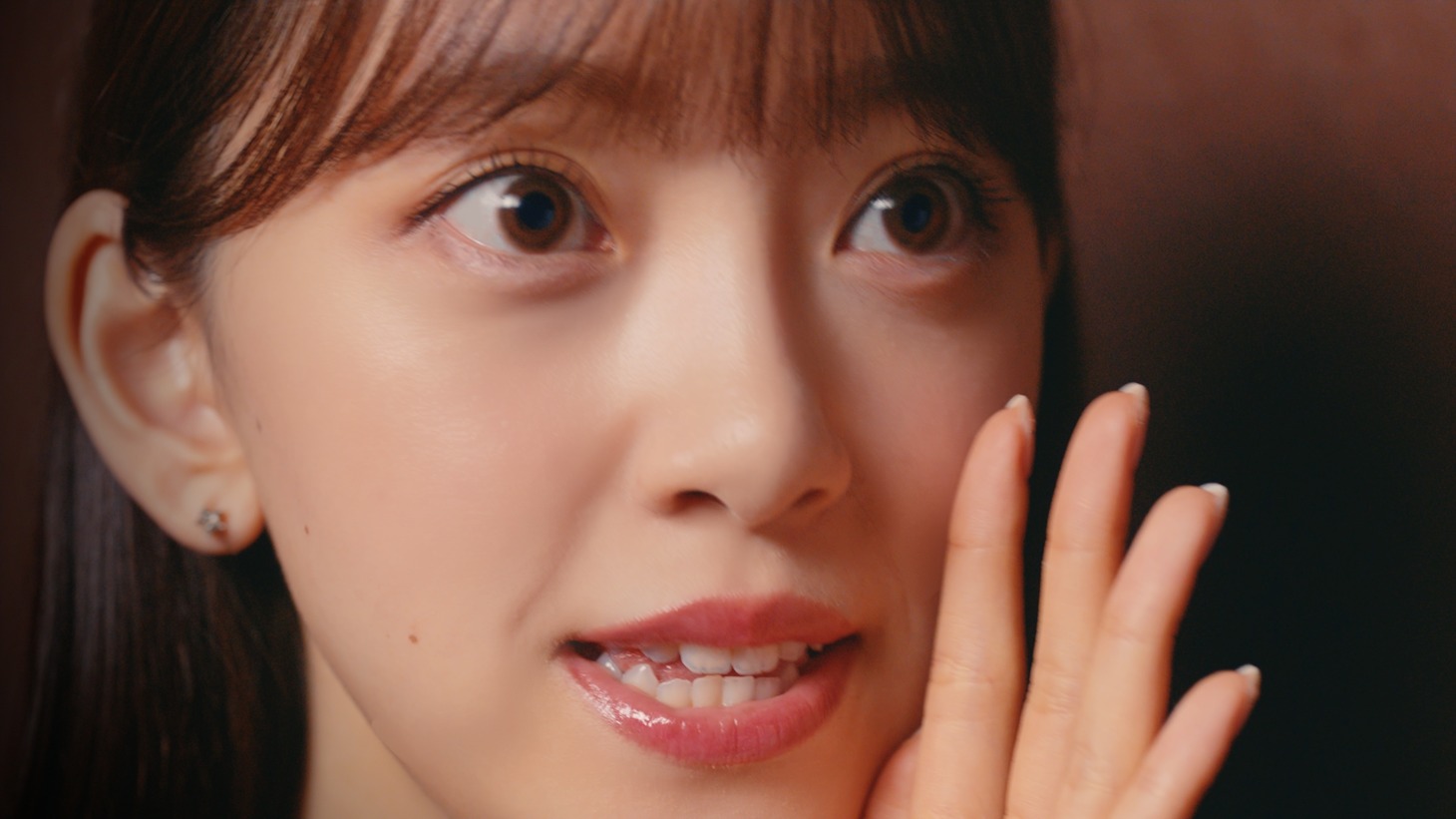 「明治 エッセル スーパーカップSweet's アフォガート」CM映像のワンシーン。(c)乃木坂46LLC
