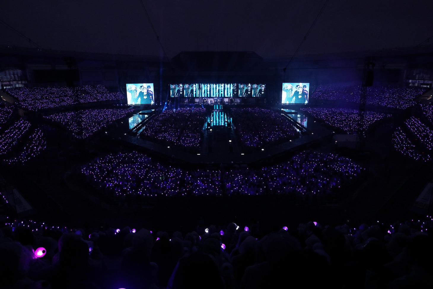 「BTS JAPAN OFFICIAL FANMEETING VOL.5 [MAGIC SHOP ]」千葉・ZOZOマリンスタジアム公演の様子。（写真提供：Big Hit Entertainment）