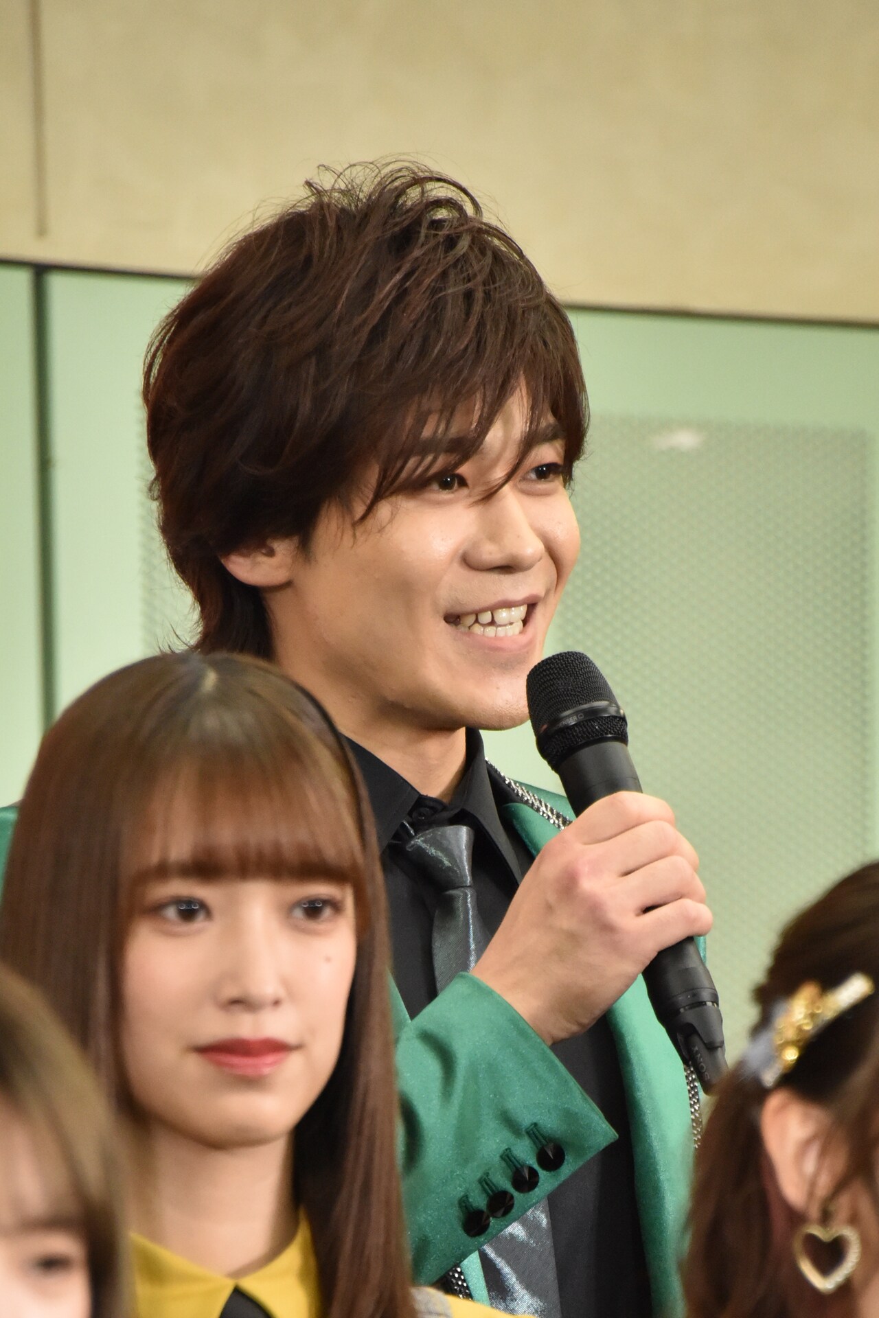 左から乃木坂46の松村沙友理、齋藤飛鳥、高山一実。 [画像ギャラリー