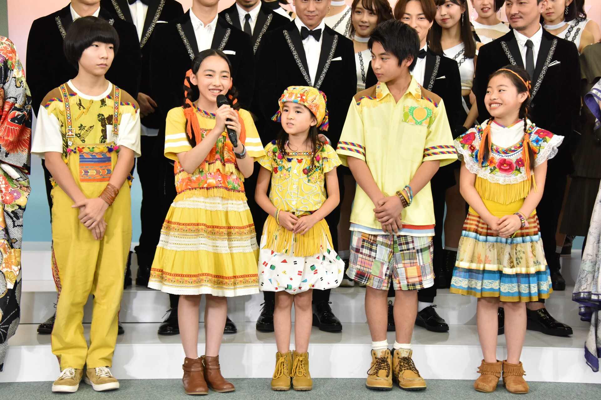 左から乃木坂46の松村沙友理、齋藤飛鳥、高山一実。 [画像ギャラリー