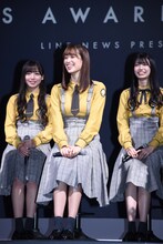 左から齊藤京子、佐々木久美、高本彩花（日向坂46）。