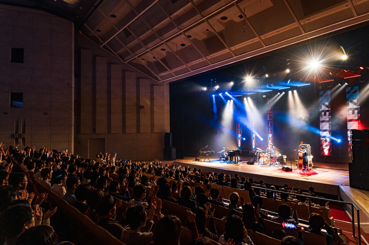 「H ZETTRIO TOUR 2019 -気分上々-」東京・たましんRISURUホール公演の様子。（Photo by Yuta Ito）