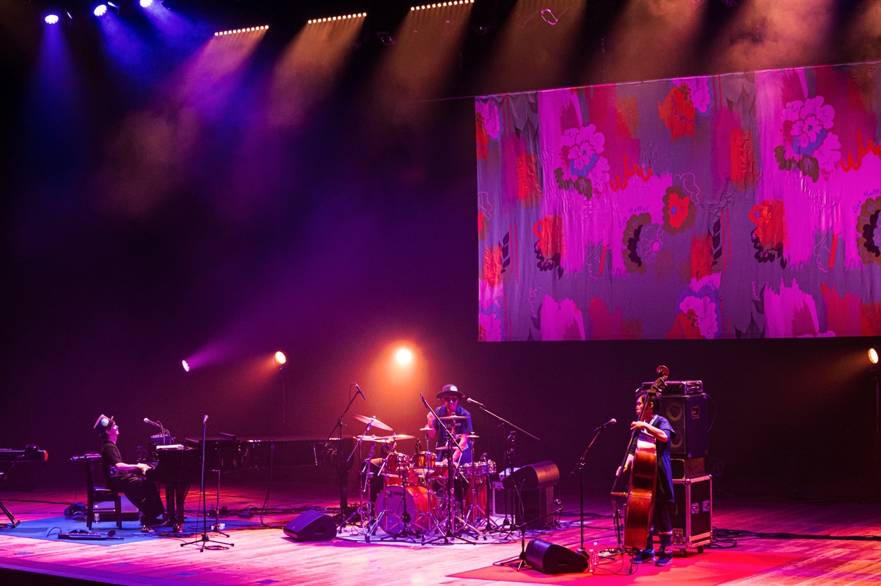 「H ZETTRIO TOUR 2019 -気分上々-」東京・たましんRISURUホール公演の様子。（Photo by Yuta Ito）
