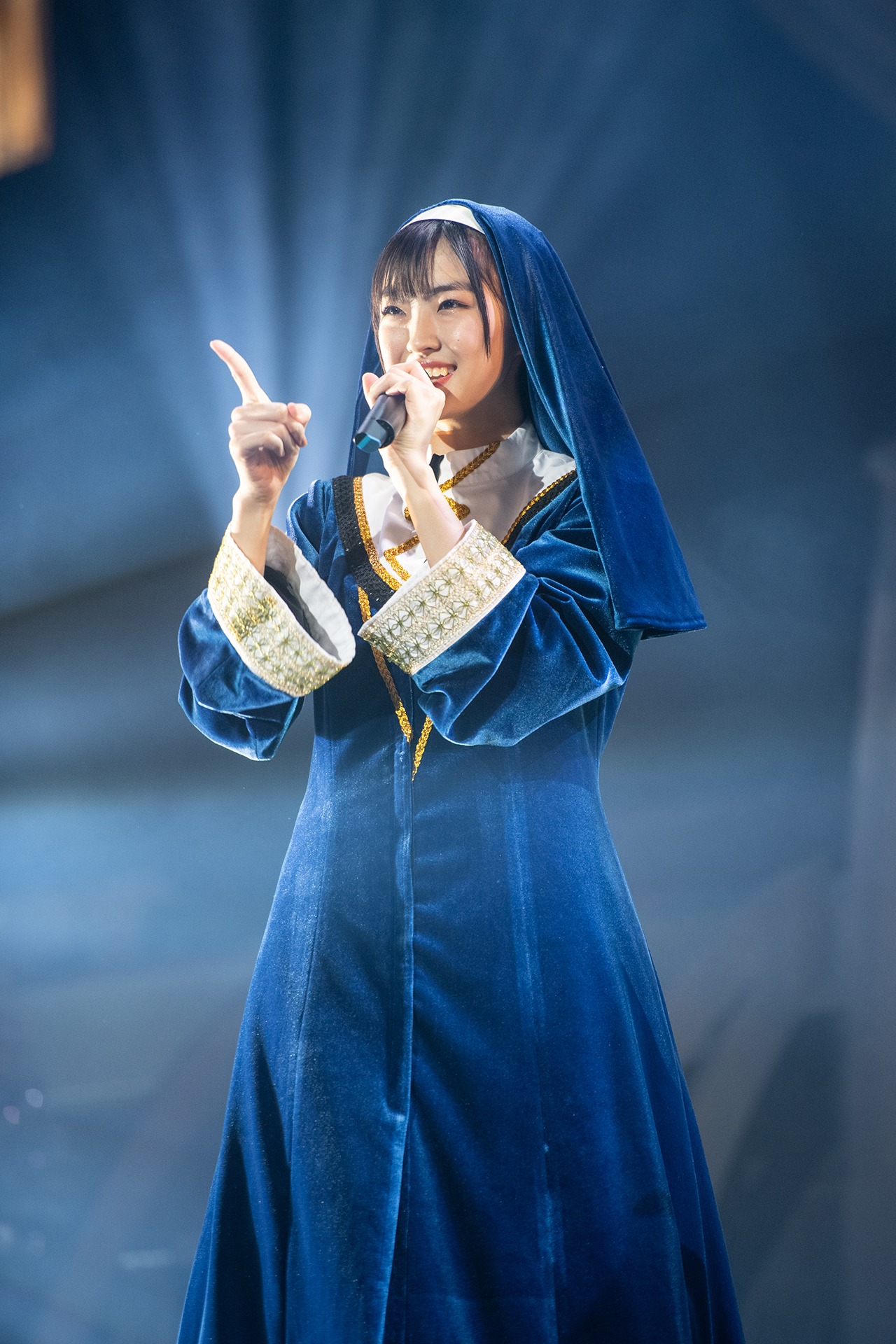 春名真依