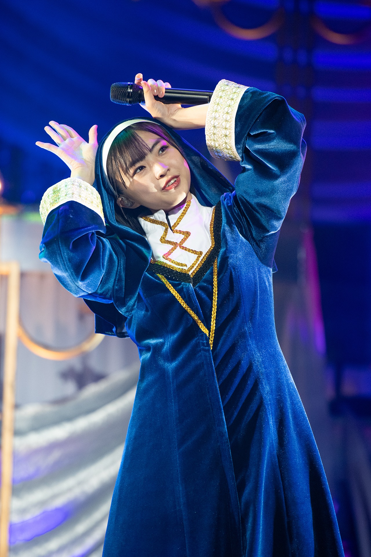 春名真依