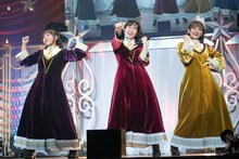 左から堀くるみ、彩木咲良、清井咲希。