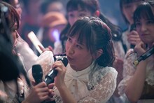 小芝居をしながら通路を練り歩くたこやきレインボー。