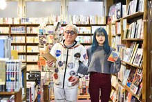 左から鈴木慶一、カイ。