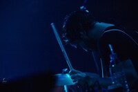 佐藤栄太郎（Dr）（撮影：豊田和志）