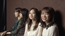 「明治 エッセル スーパーカップSweet's アフォガート」CMメイキング映像のワンシーン。(c)乃木坂46LLC