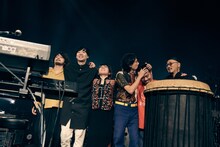 中村佳穂BANDと石若駿。（撮影：川島悠輝）