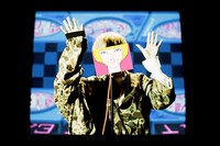 ミオヤマザキ「じゃあどうやったら愛してくれんだよ」ミュージックビデオのワンシーン。