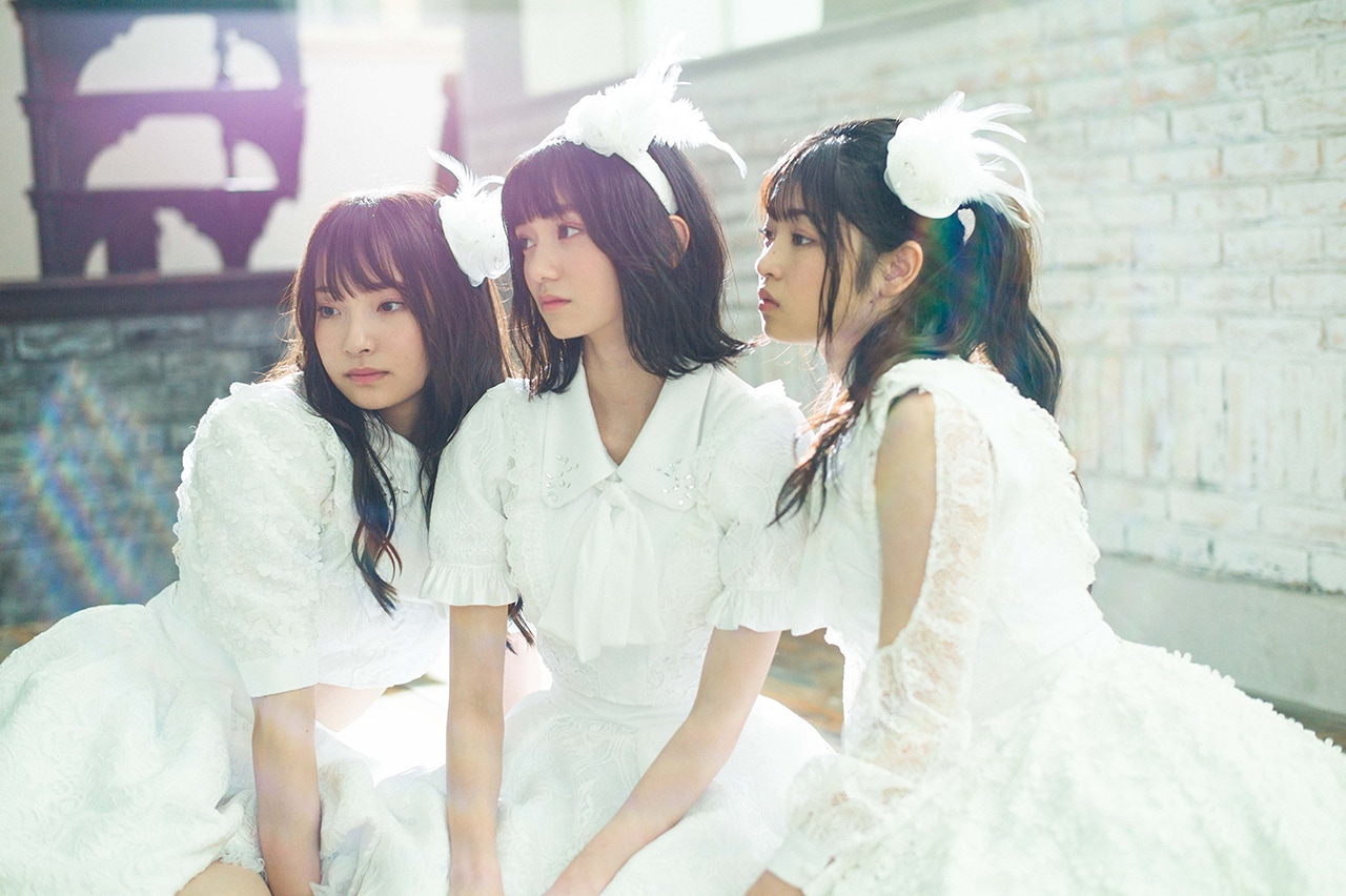 Task have Fun、純白の衣装に身を包んだ「星フルWISH」ジャケ