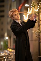 蝶ネクタイ姿のユーキ。