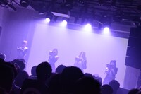 「思い出くん」のパフォーマンスの様子。