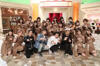 SKE48とDA PUMPのDAICHI、KENZO、U-YEAH、TOMO。（写真提供：エイベックス）