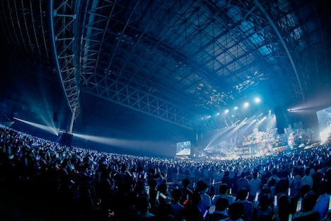 日向坂46「ひなくり2019～17人のサンタクロースと空のクリスマス～」の様子。(c)Seed & Flower LLC