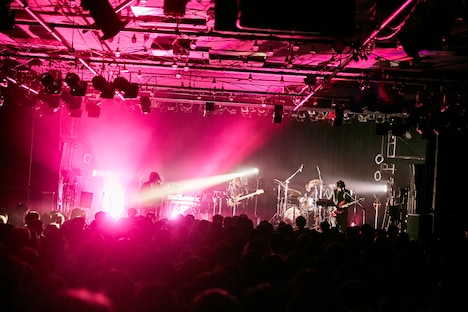 BBHF「BBHF ONE MAN TOUR "FAM! FAM! FAM!"」東京・LIQUIDROOM公演の様子。（撮影：鳥居洋介）