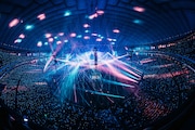 UVERworld「UVERworld LIVE 2019 at TOKYO DOME」の様子。(撮影:渡邊玲奈)